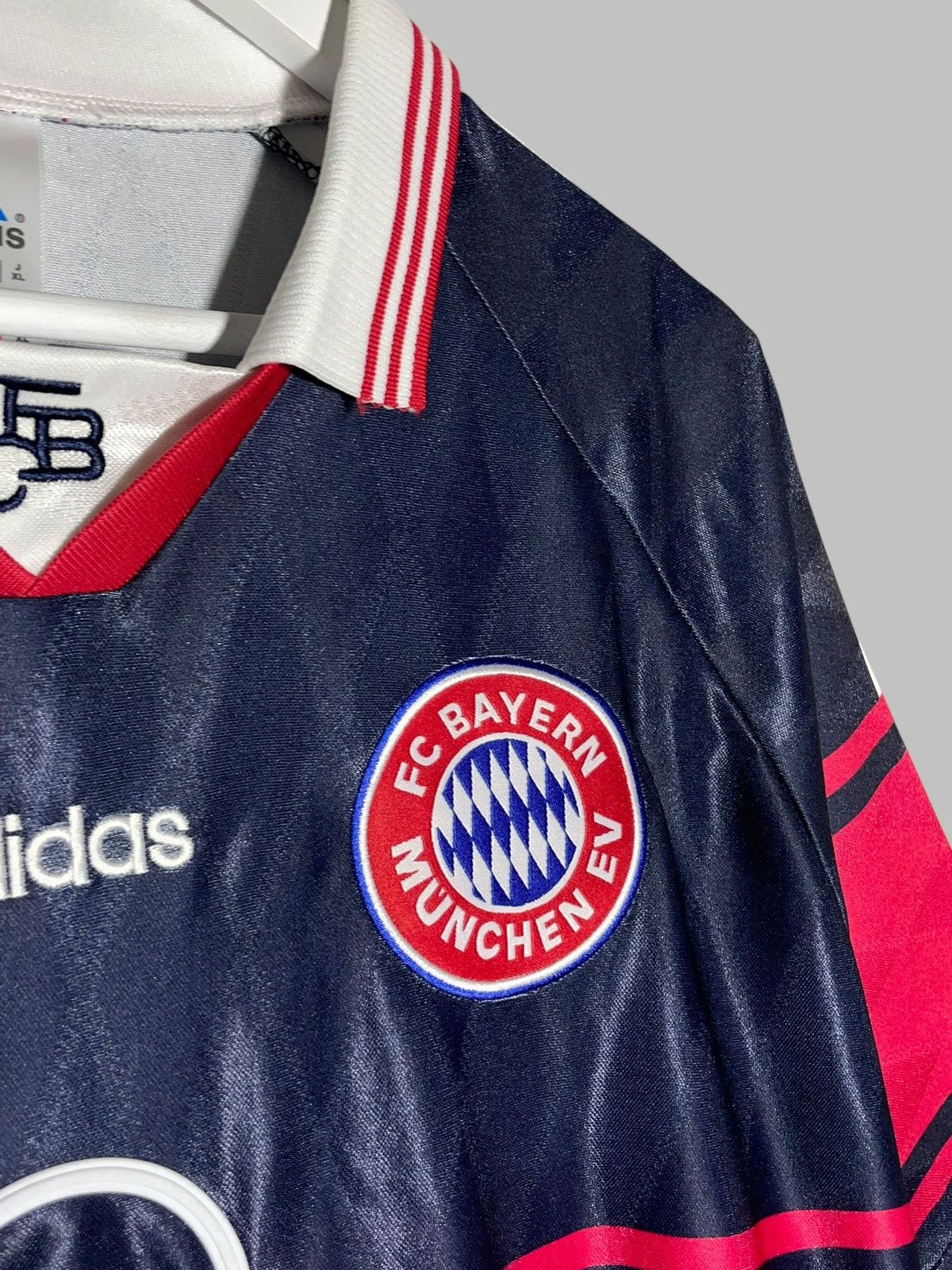 Adidas × Vintage Bayern Munchen Adidas 1997/99 Home VIN Football Shirt Size US XL / EU 56 / 4 - 4 Thumbnail