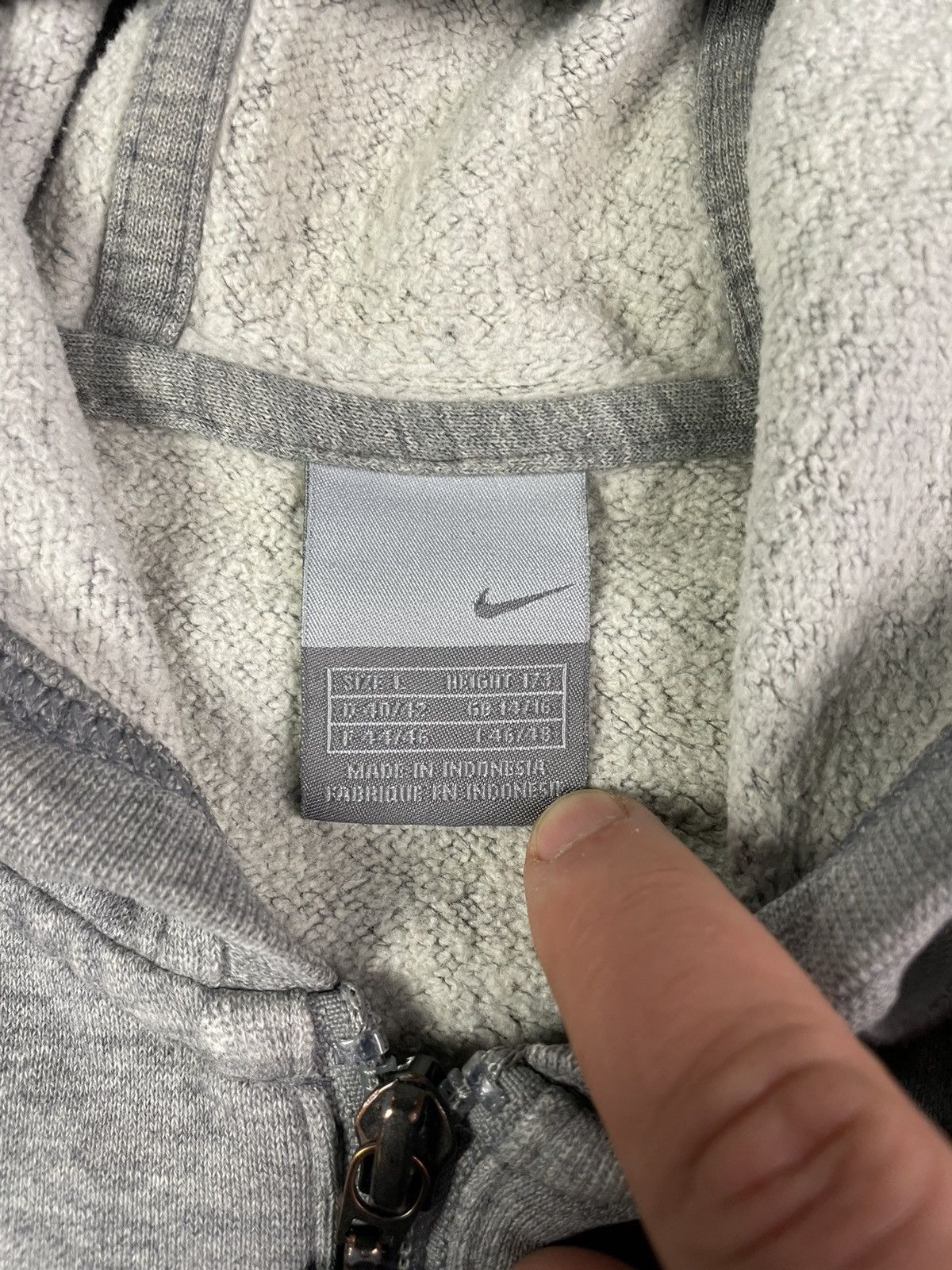 Nike × Vintage Vintage Nike Y2K Grey Sweatshirt Zip Hoodie Size L / US 10 / IT 46 - 2 Thumbnail