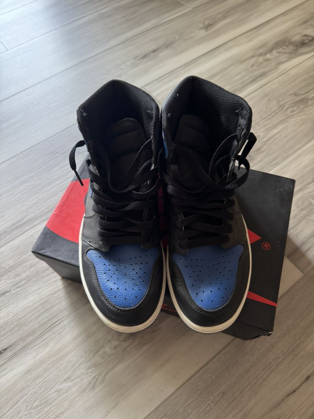 Jordan Brand Air Jordan RETRO OG Royal 1 Size US 9.5 / EU 42-43 - 3 Thumbnail