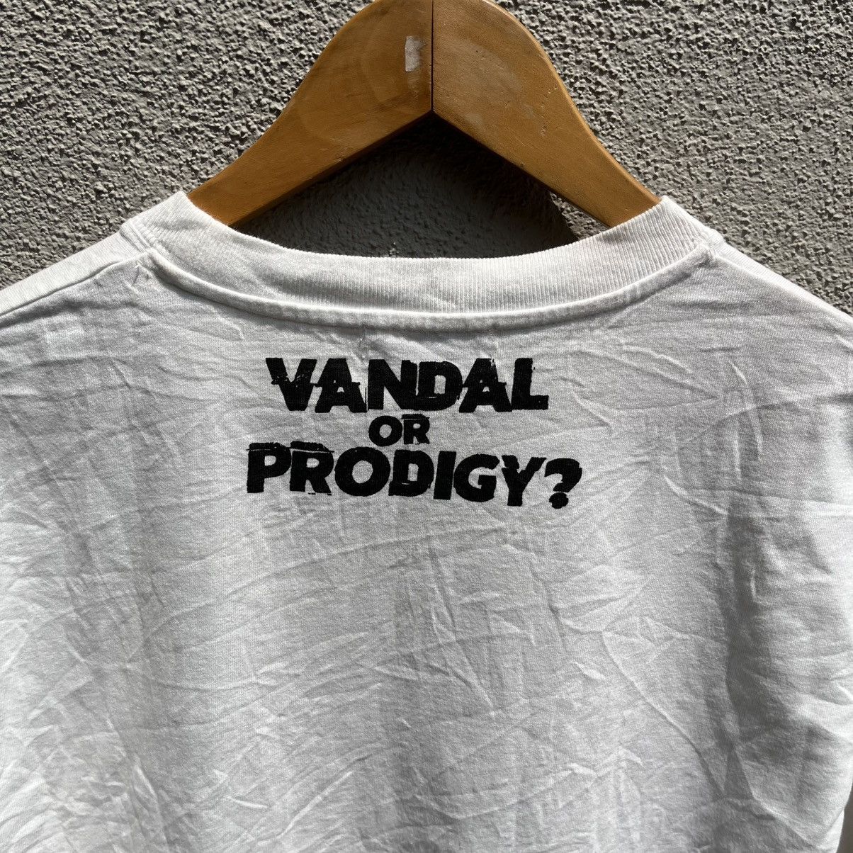 Arts & Science BANKSY photo art tee street art Size US M / EU 48-50 / 2 - 4 Thumbnail