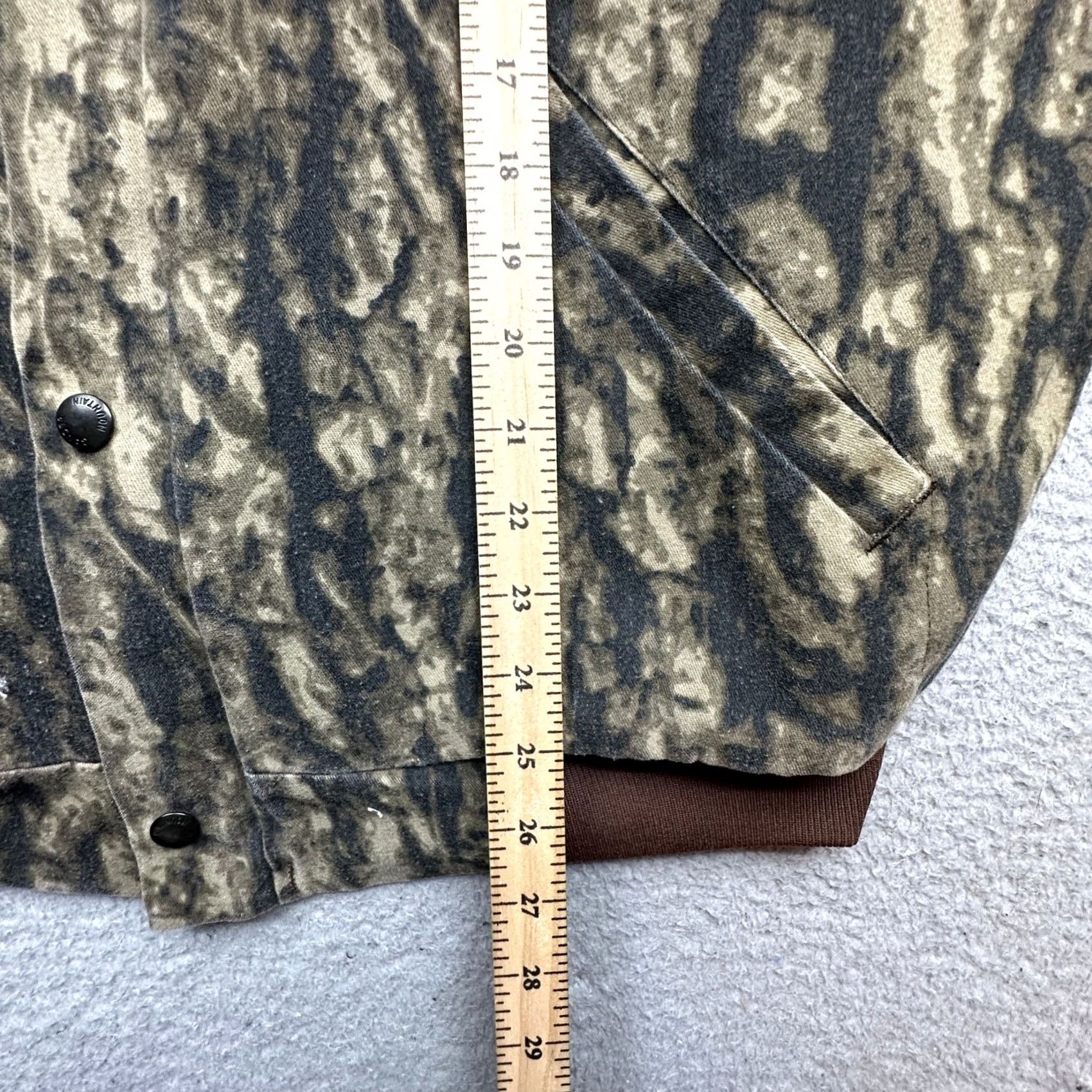 Vintage VINTAGE Gander Mountain Timber Ghost Camouflage Bomber Jacket Mens Large Snap Green 90s Size US L / EU 52-54 / 3 - 4 Thumbnail