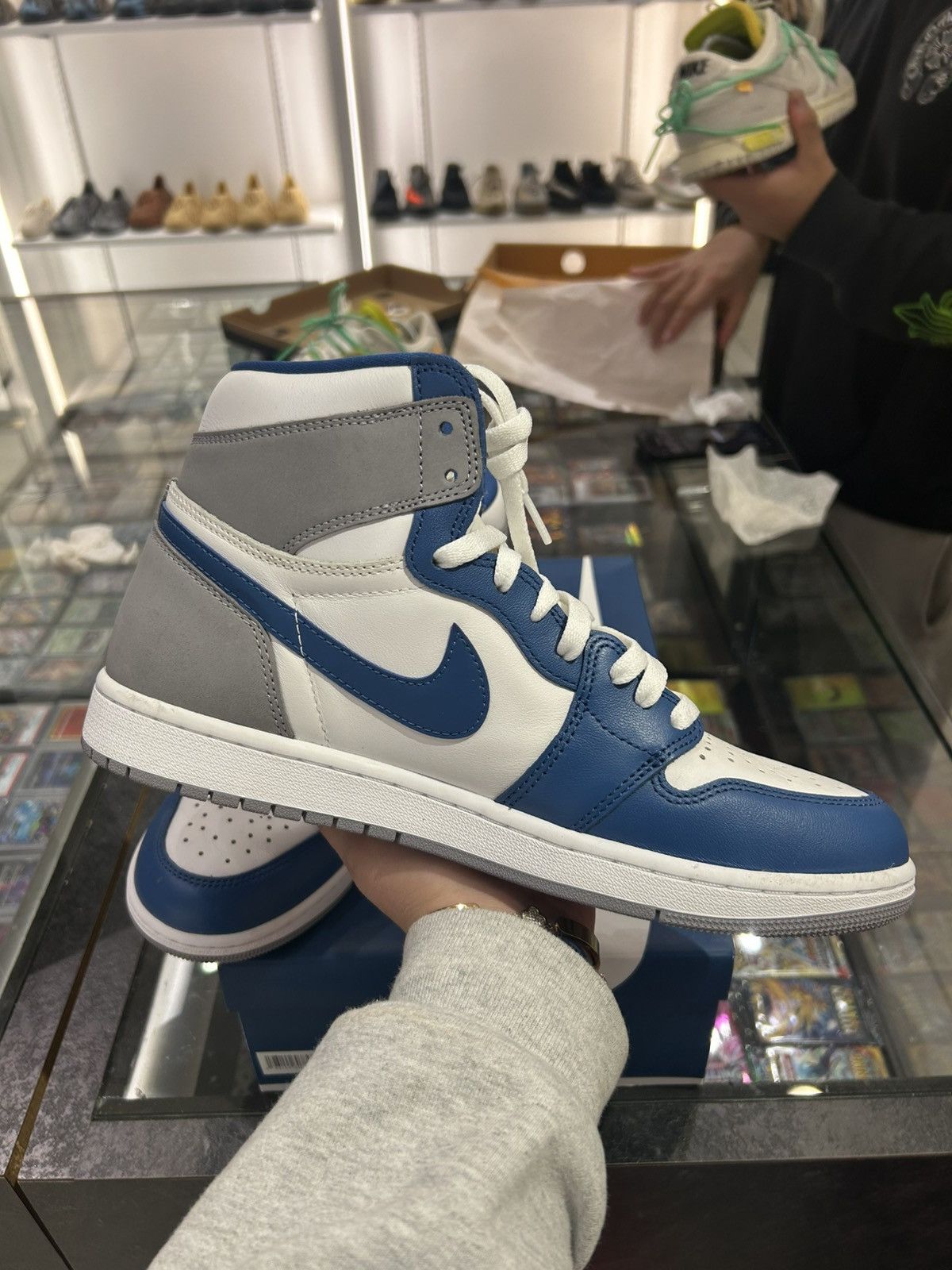 Jordan Brand Air Jordan 1 High True Blue Size US 10.5 / EU 43-44 - 4 Thumbnail