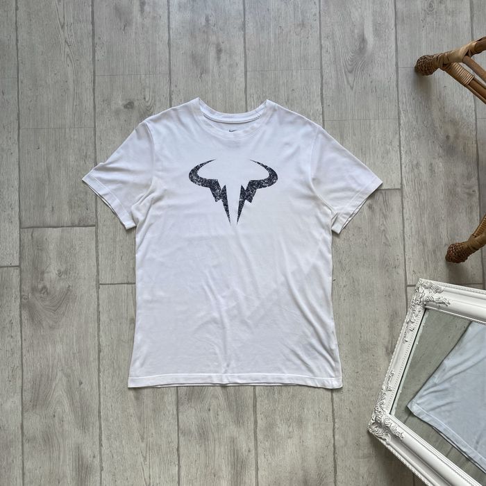 rafael nadal nike logo