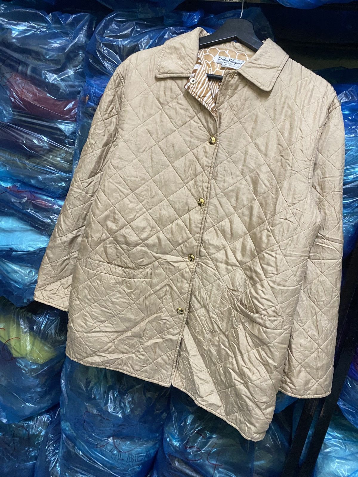 Salvatore Ferragamo VINTAGE SALVATORE FERRAGAMO ANIMAL PRINTING QUILTED JACKET Size US S / EU 44-46 / 1 - 11 Thumbnail