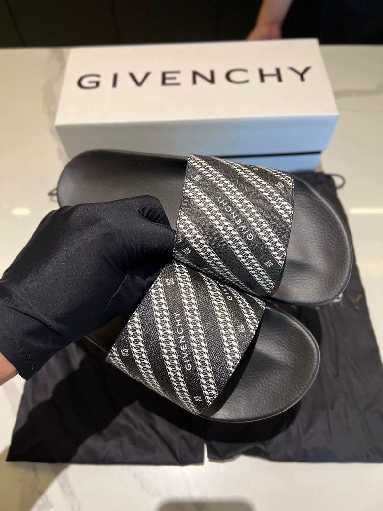 Givenchy Givenchy Men's slippers with letter logo, sizes 40, 41, 43 Size US 8 / EU 41 - 4 Thumbnail
