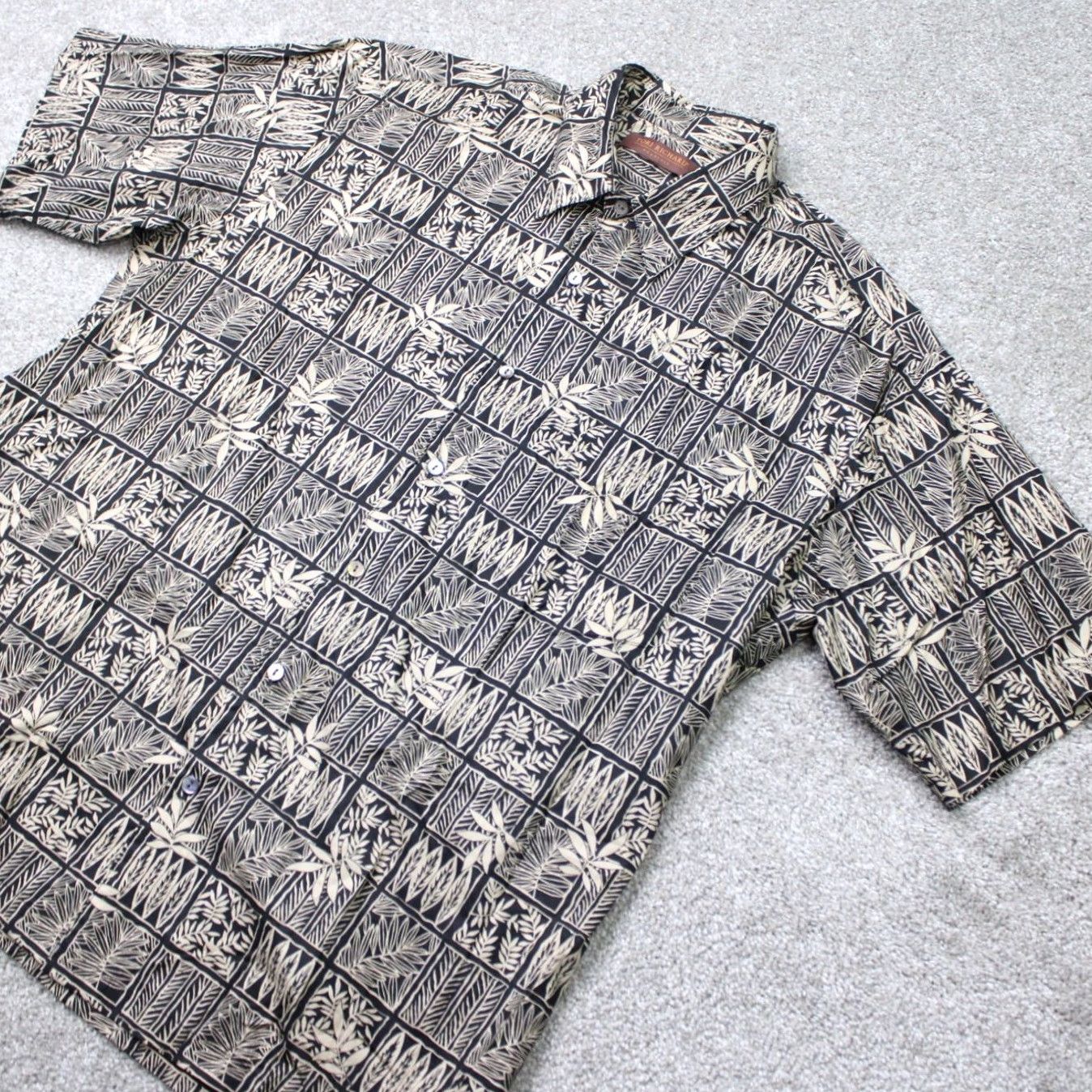 Tori Richard Tori Richard Shirt Mens 2XL XXL Black/Tan Floral 100% Cotton Lawn Short Sleeve Size US XXL / EU 58 / 5 - 3 Thumbnail