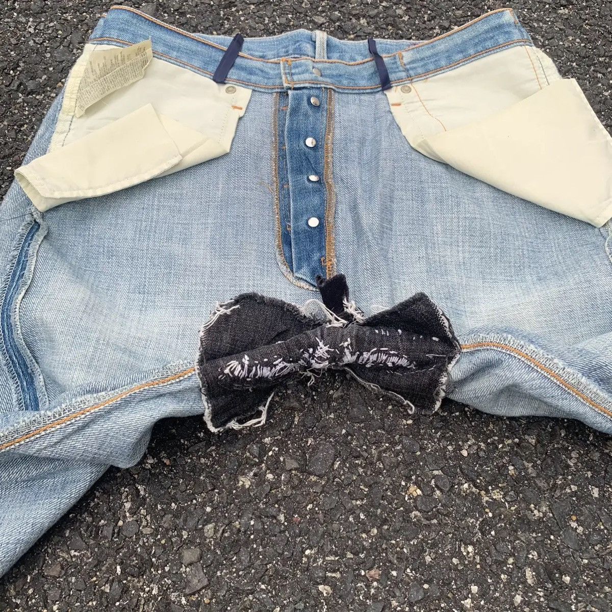 LVC ‼️STEALS‼️ Levi’s Jeans 33x31 Single Pocket Back Denim Pants Size US 33 - 15 Thumbnail