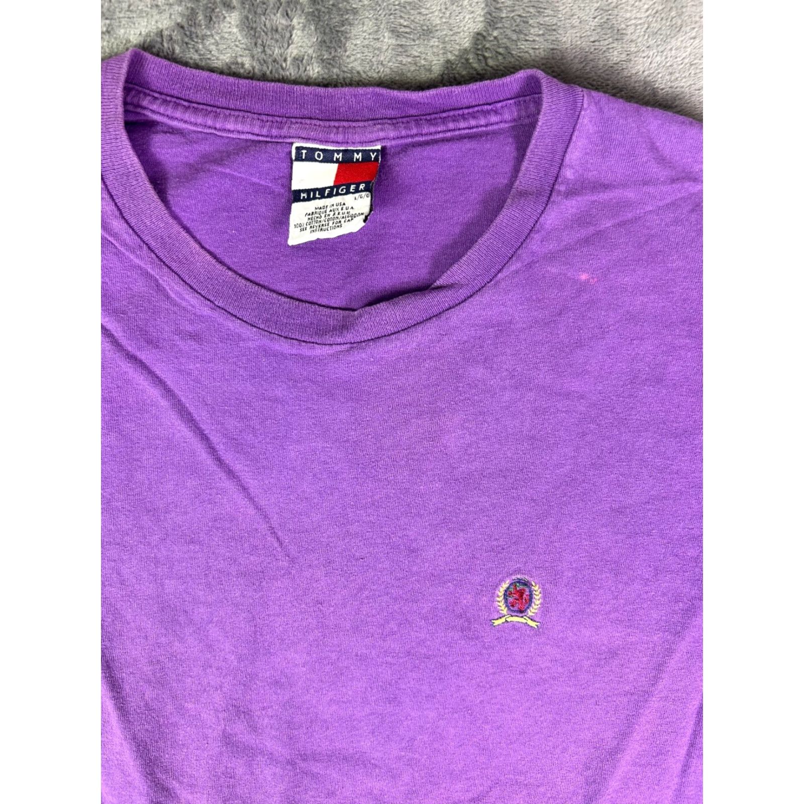 Tommy Hilfiger VINTAGE Tommy Hilfiger Crest Logo T-Shirt Men’s L Purple USA Casual 90s Shirt Mens Size US L / EU 52-54 / 3 - 2 Thumbnail