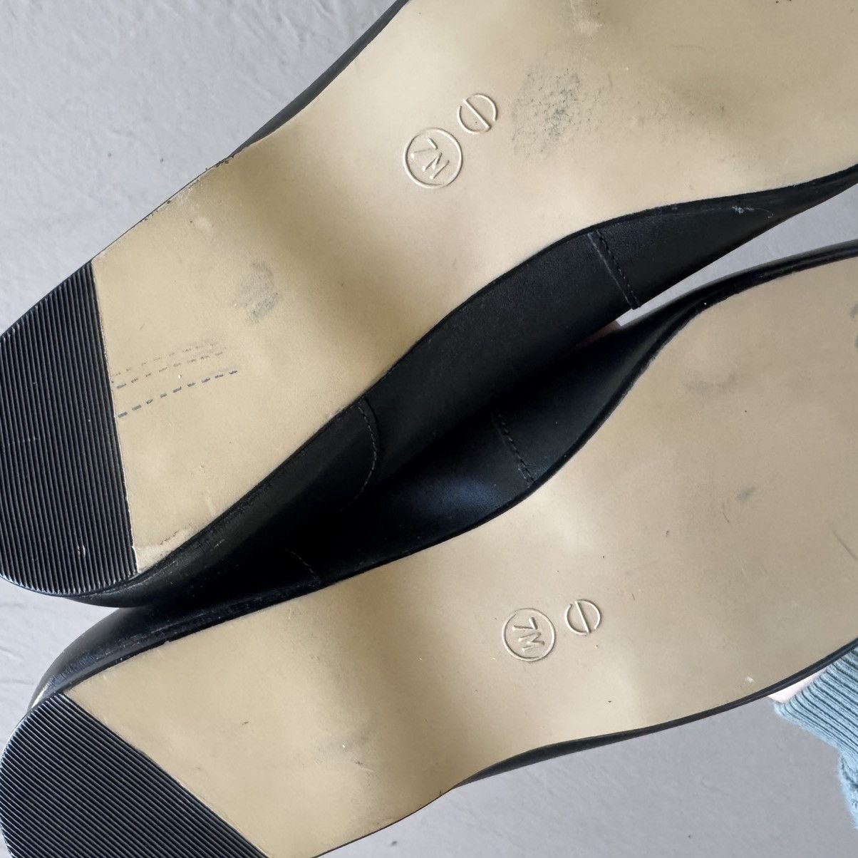 Gloria Vanderbilt Vintage Gloria Vanderbilt Leather Square Toe Flats Size US 7 / IT 37 - 9 Thumbnail