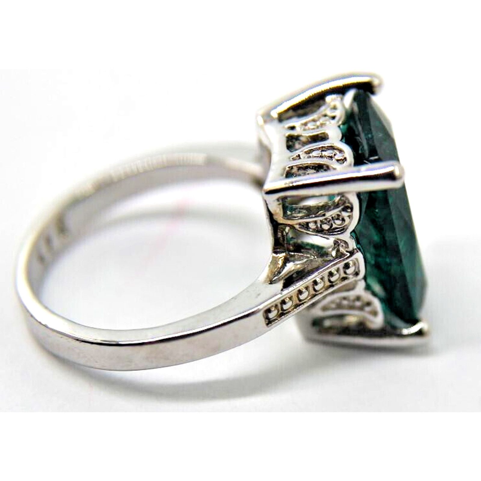 Other Stunning Green Glass Faux Emerald Ring •Silver Plate •Size 6 Size ONE SIZE - 4 Thumbnail