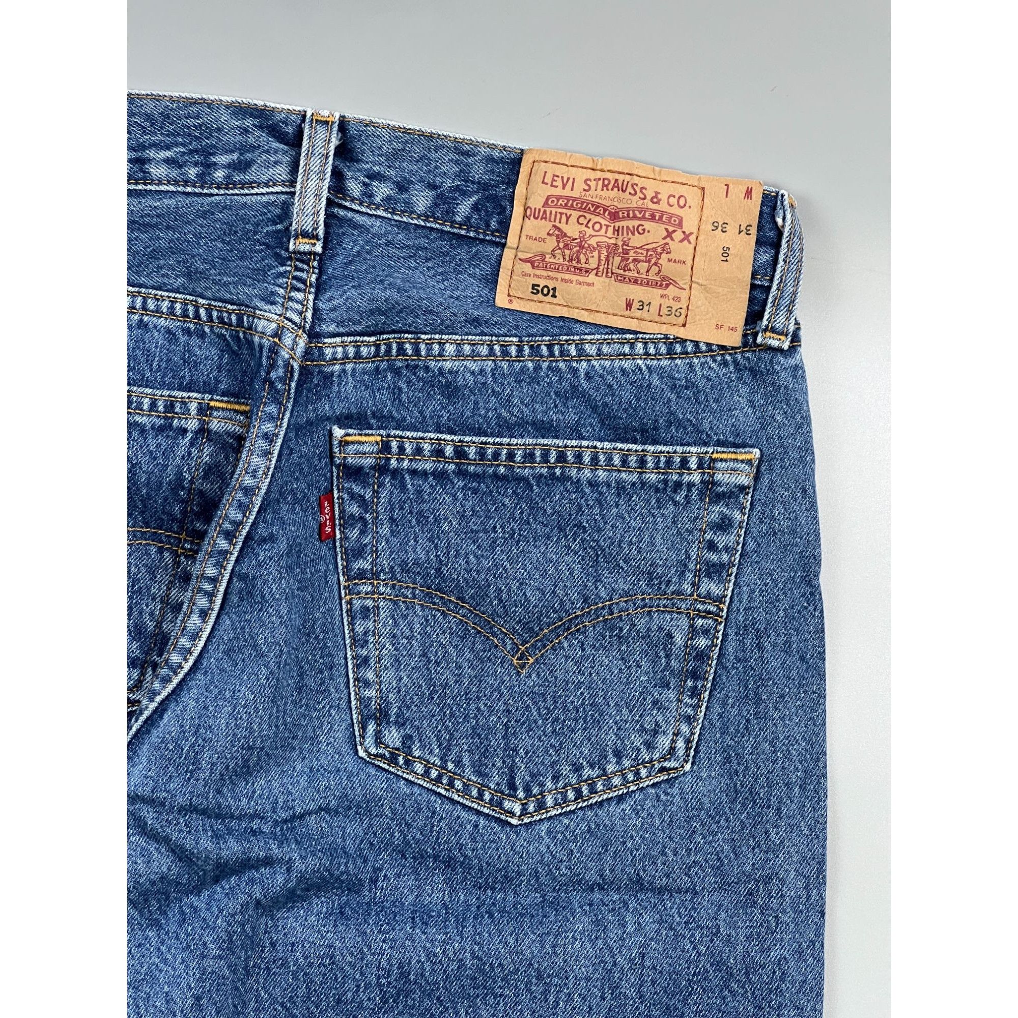 Levi's Levi’s 501 Denim Jeans Pants (Y0922) Size US 31 - 10 Thumbnail