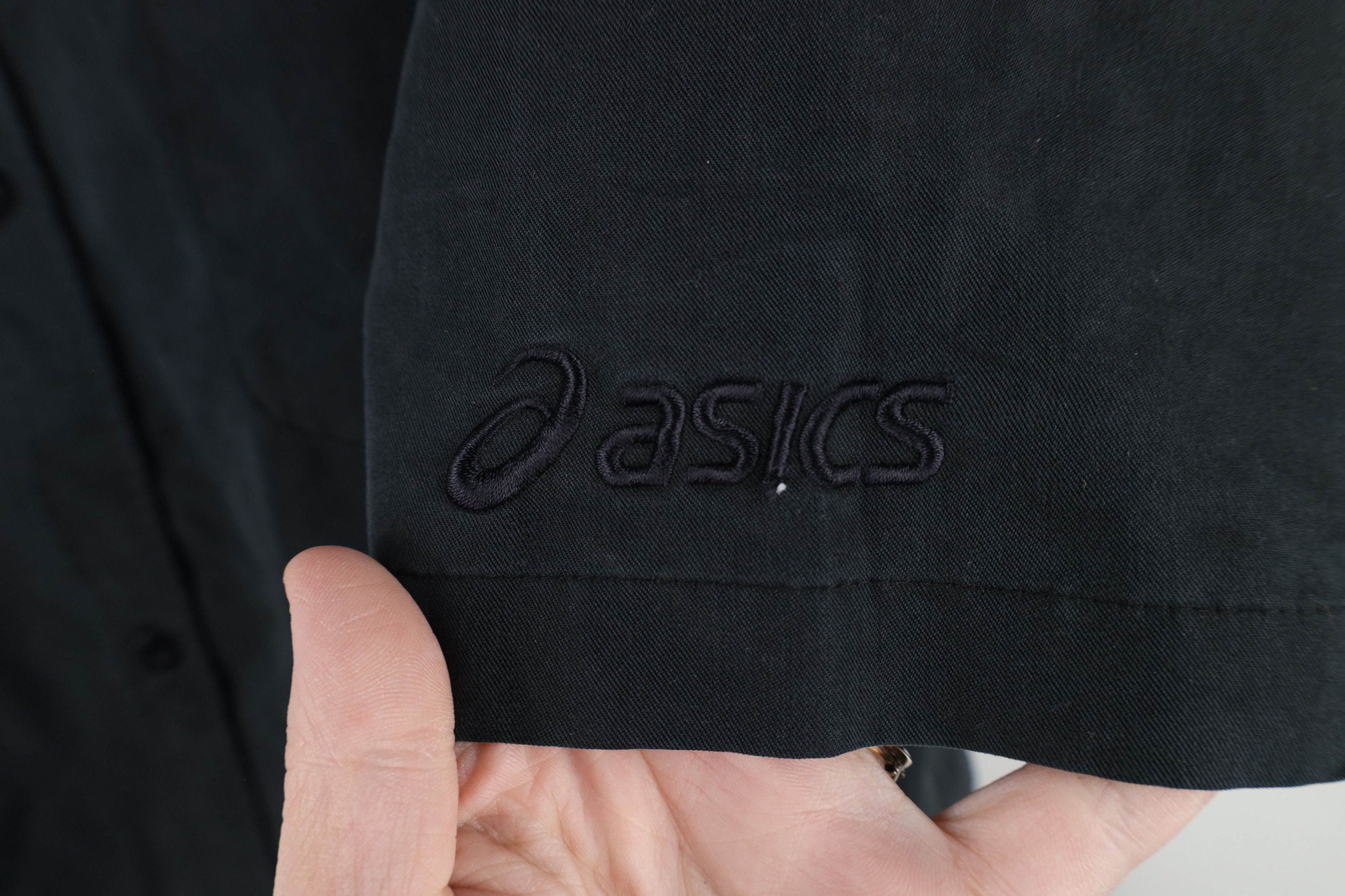 Asics × Vintage Vintage Asics Spell Short Sleeve Collared Button Shirt Black Size US L / EU 52-54 / 3 - 4 Thumbnail