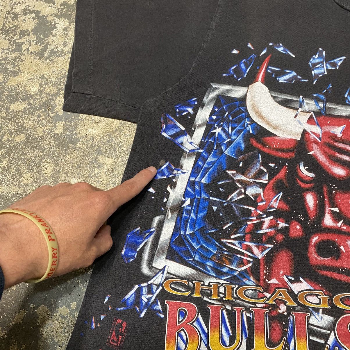 NBA × Vintage Vintage Chicago Bulls Shattered Backboard 1992 NBA Tshirt Size US L / EU 52-54 / 3 - 8 Thumbnail