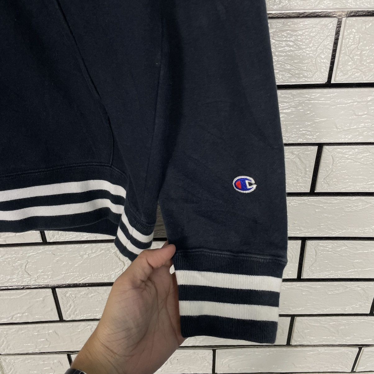 Champion Champion Black Pullover Hoodie Size US M / EU 48-50 / 2 - 11 Thumbnail