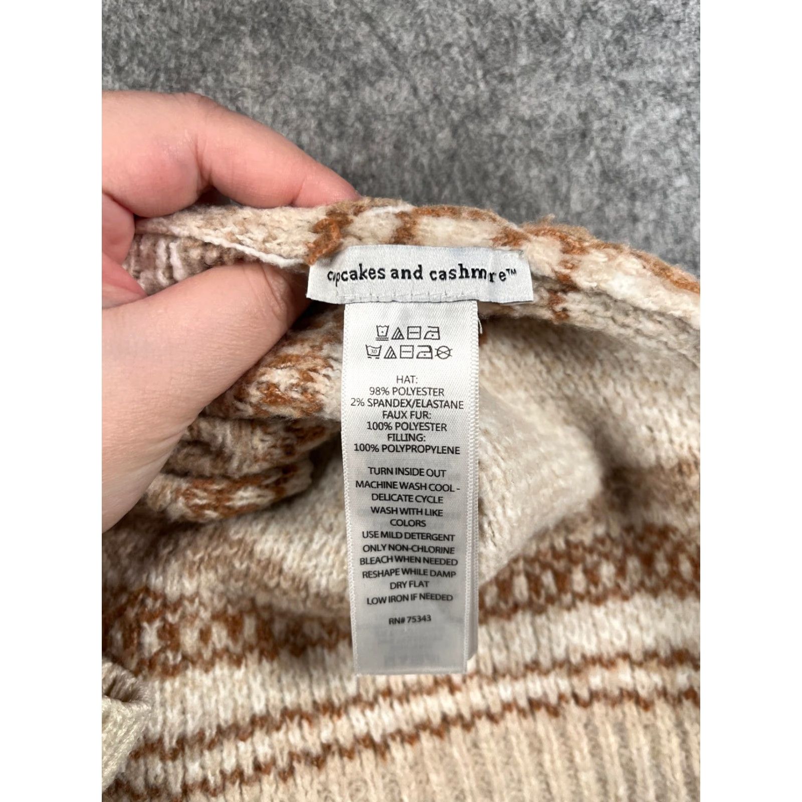 Vintage Cupcakes And Cashmere Beanie Women One Size Beige Fair Isle Knit Poly Blend Shirt Womens One Size Beige Fair Isle Knit Beanie Cupcakes And Cashmere Size ONE SIZE - 6 Thumbnail