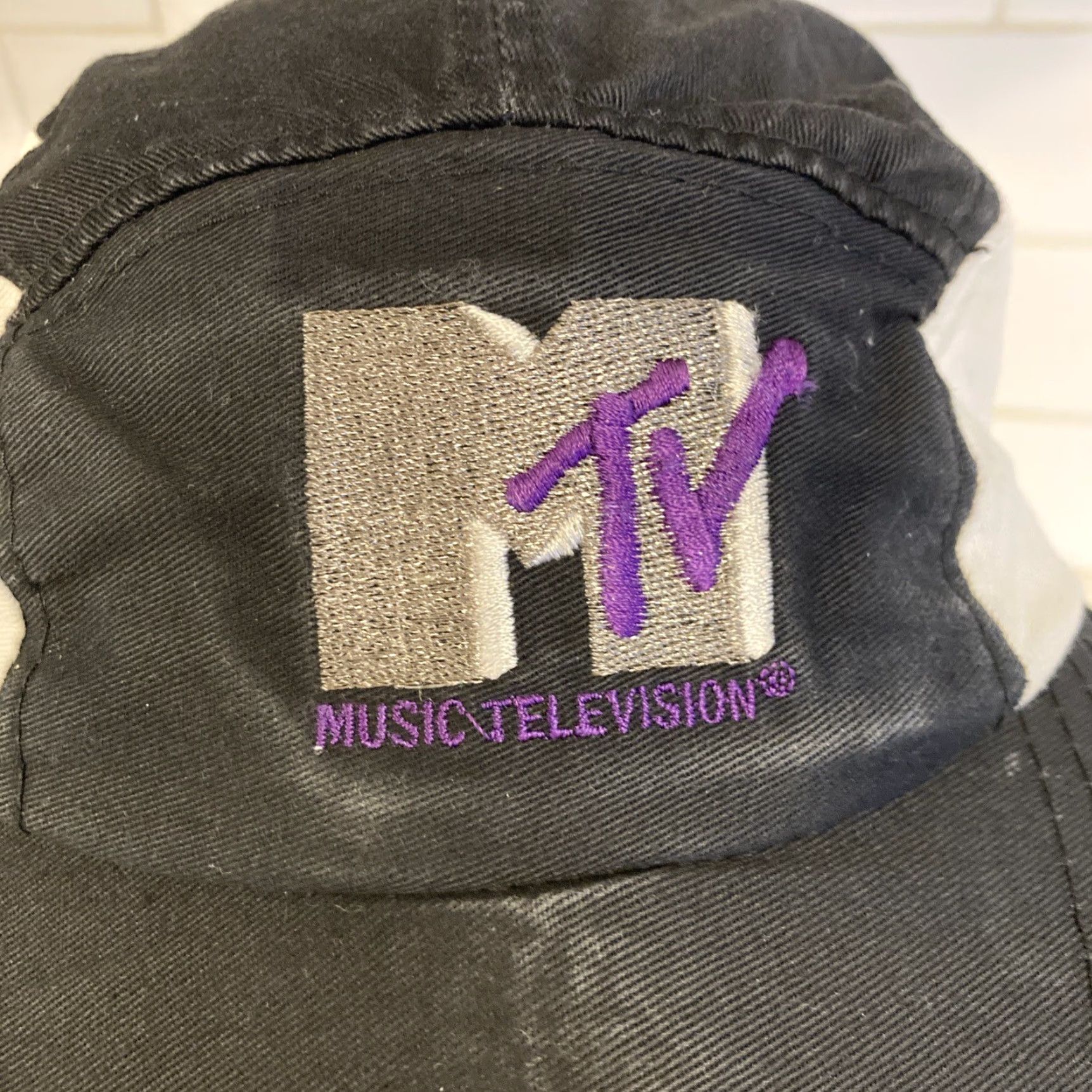 Vintage VINTAGE MTV Music Television 5 Panel Hat Long Bill Purple Black White 90s Mens One Size Black Pattern Solid Stretch Hats Size ONE SIZE - 2 Thumbnail