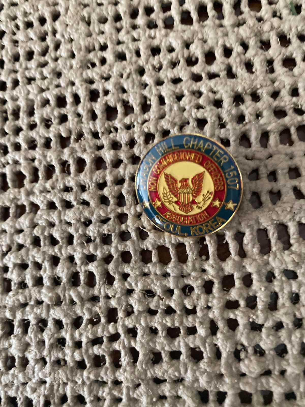 Other NCOA MILITARY DRAGON HILL CHAPTER 1507 SEOUL KOREA LAPEL PIN Size ONE SIZE - 5 Thumbnail