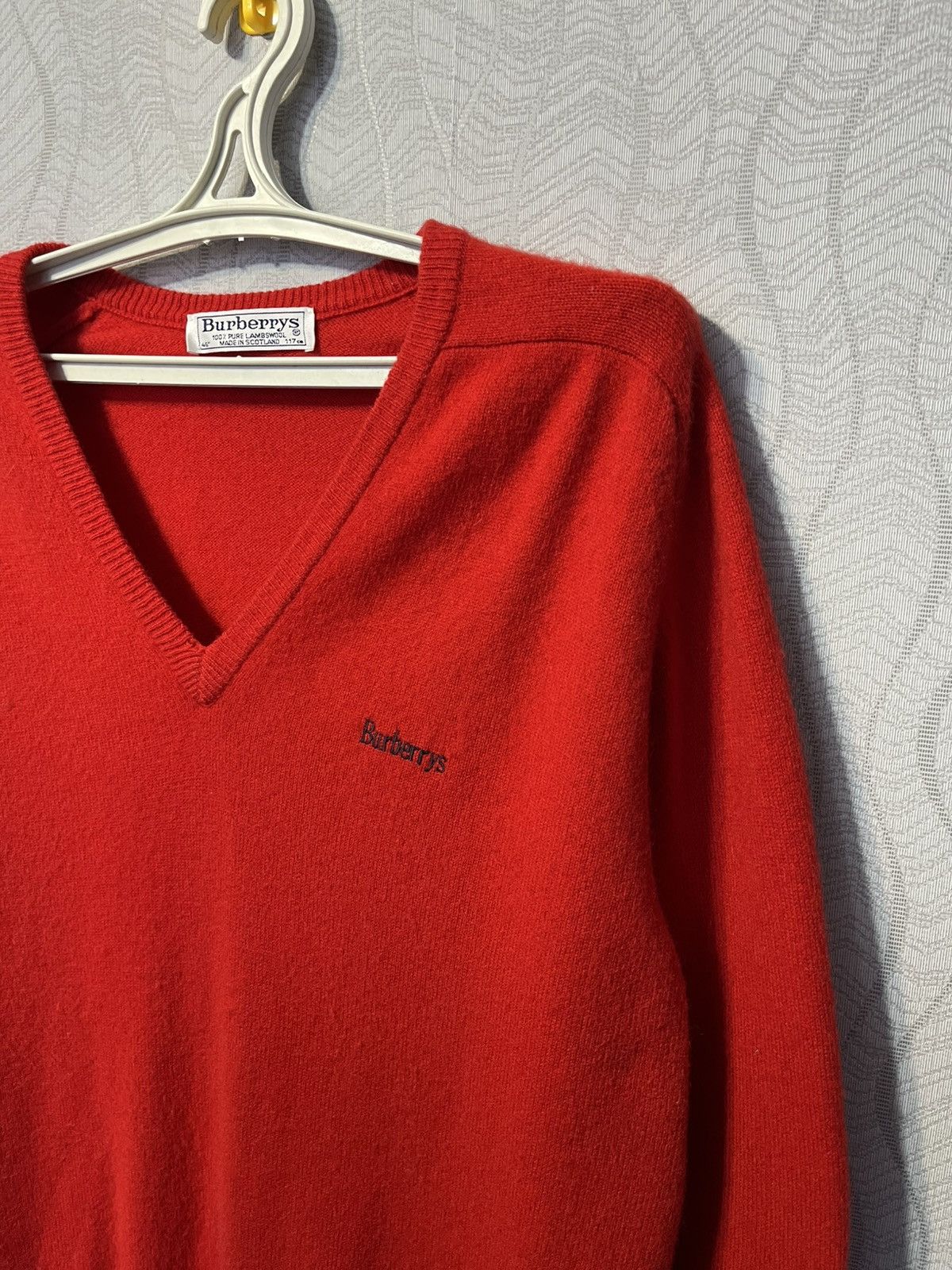 Burberry Burberry’s Vintage Pure Scotland Lambswool V-Neck Pullover Size US XL / EU 56 / 4 - 3 Thumbnail