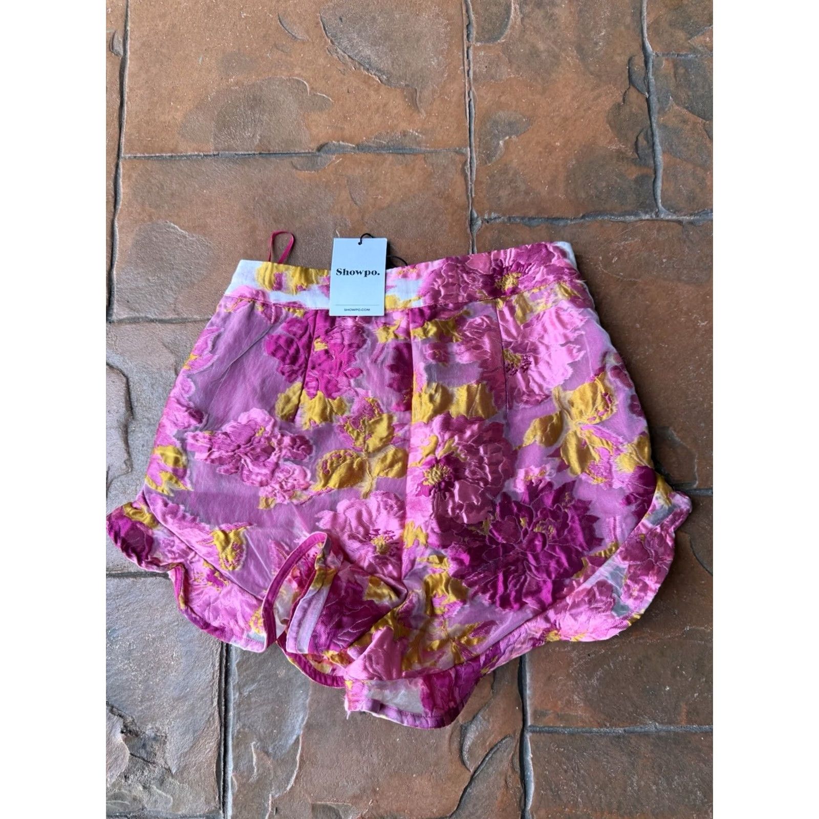 Vintage VINTAGE? No — Showpo Brailey Shorts Women's Size 2 Pink Jacquard Floral Frill Hem Casual Walking Jacquad Cotton Size 26" / US 2 / IT 38 - 3 Thumbnail