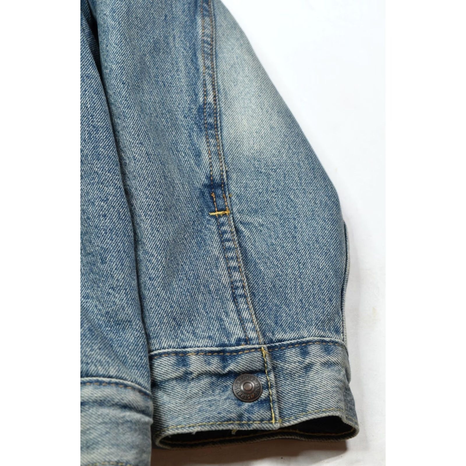 Levi's VINTAGE Levi's Trucker Jacket Denim Blue Lined Sherpa 2XL Men Long Sleeve Snap Front Bomber Jacket Mens Size US XXL / EU 58 / 5 - 5 Thumbnail