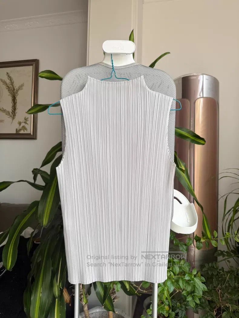 Issey Miyake Issey Miyake Light Gray Sleeveless Vest Size L / US 10 / IT 46 - 1 Thumbnail