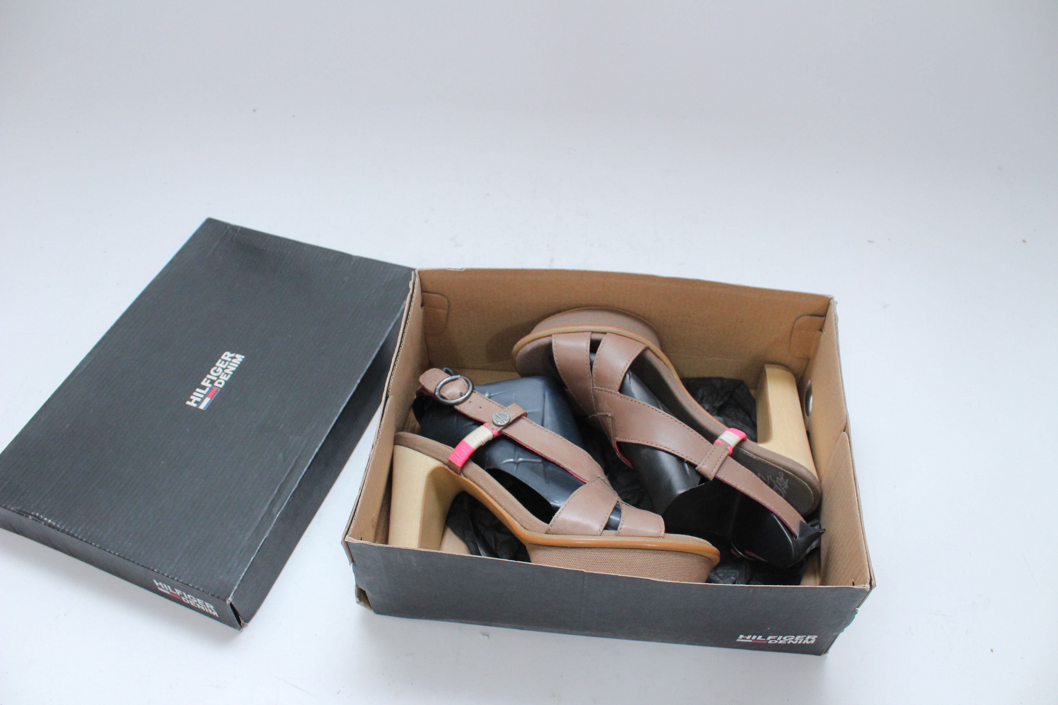 Tommy Hilfiger Tommy Hilfiger Sandals Hells Size 37 Authentic Vintage Size US 7 / IT 37 - 5 Thumbnail