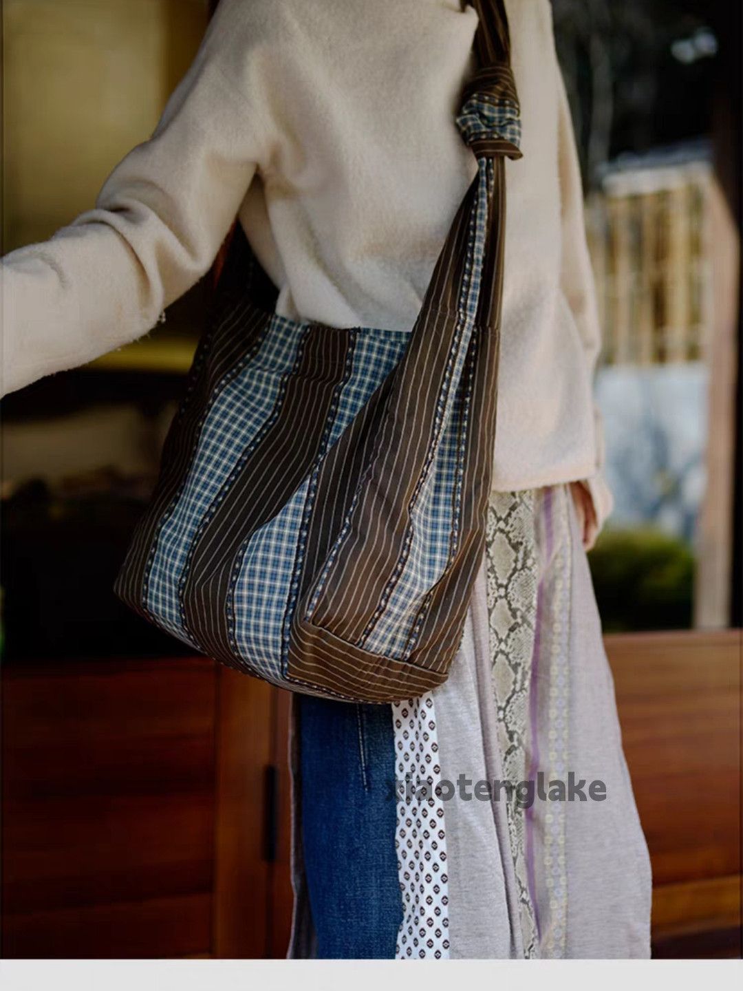 Vintage Unisex utility plaid yuppie y2k messenger crossbody bag Size ONE SIZE - 1 Thumbnail
