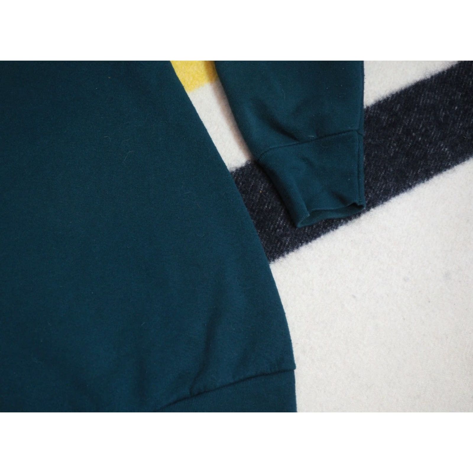 Fruit Of The Loom VTG Fruit of the Loom Sweatshirt 50/50 Pullover Green Crew Neck Unisex Adults L 80s 90s Vintage Forest Cotton Blend Size US L / EU 52-54 / 3 - 5 Thumbnail