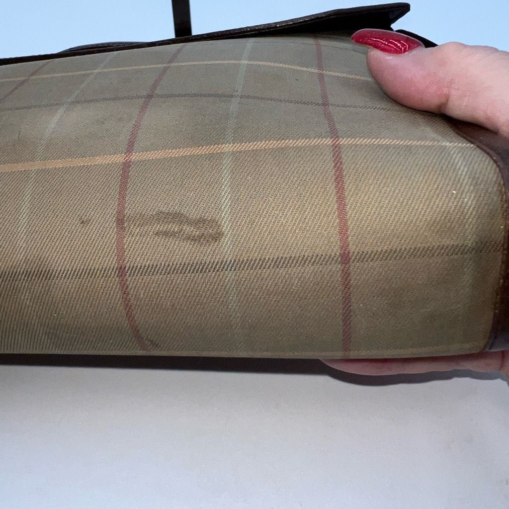 Burberry Burberrys Vintage Clutch (see pics and description) Size ONE SIZE - 3 Thumbnail