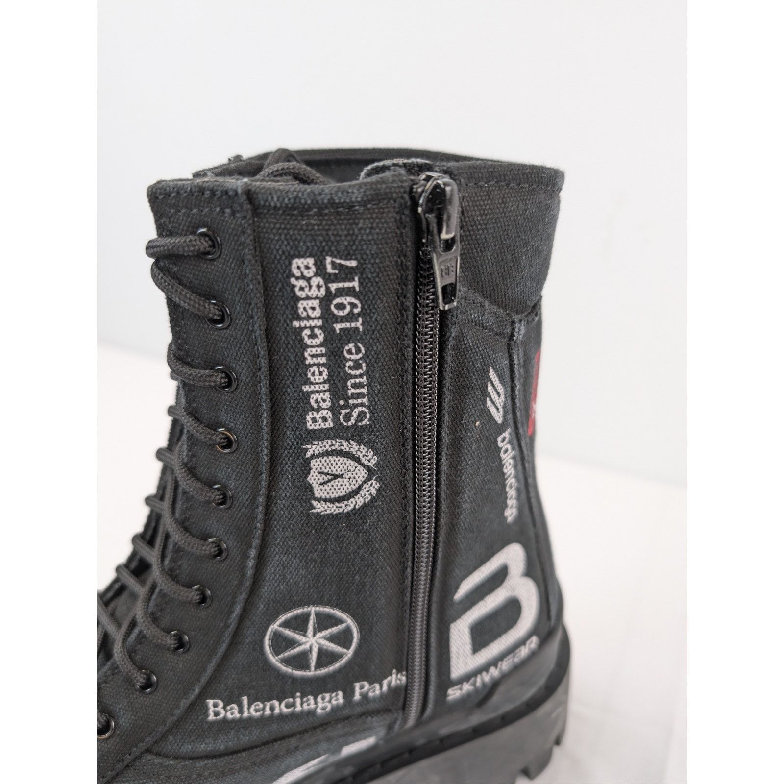Balenciaga o1rshd1 Q:2 / Combat Strike L20 Cotton Canvas/Print Boot Size US 11 / EU 44 - 15 Thumbnail