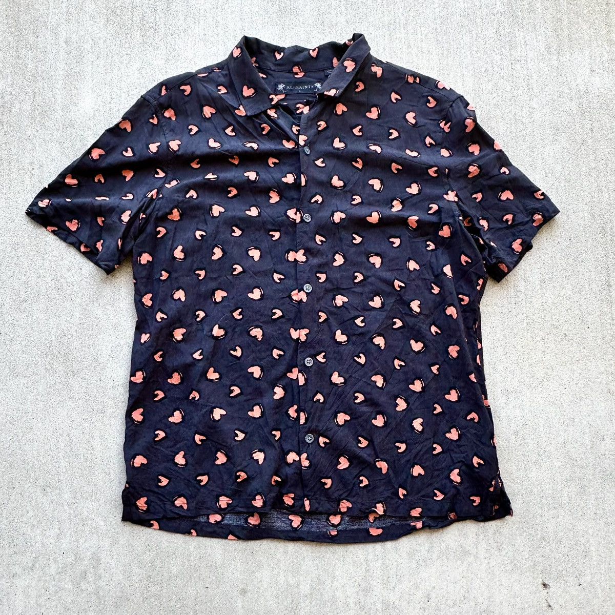 Allsaints Allsaints Viscose Camp Shirt Men Size Large Hearts AOP Size US L / EU 52-54 / 3 - 1 Thumbnail