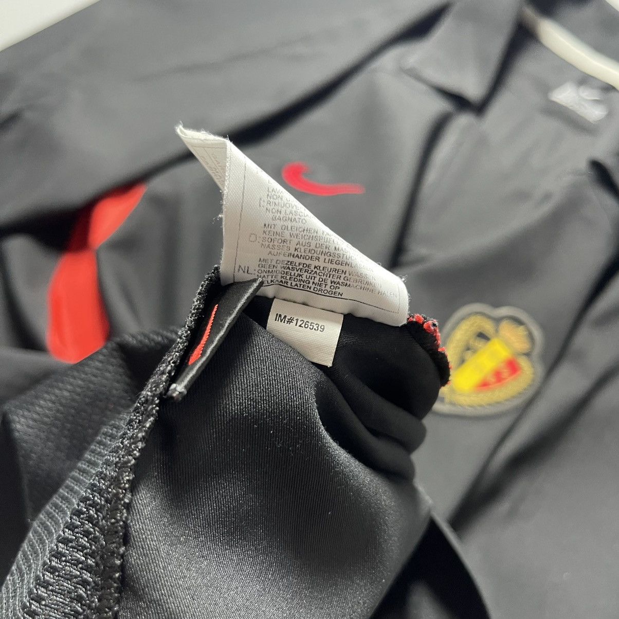 Nike BELGIUM NIKE 2002/2003 FOOTBALL AWAY JERSEY #7 MARC WILMOTS Size US L / EU 52-54 / 3 - 8 Thumbnail