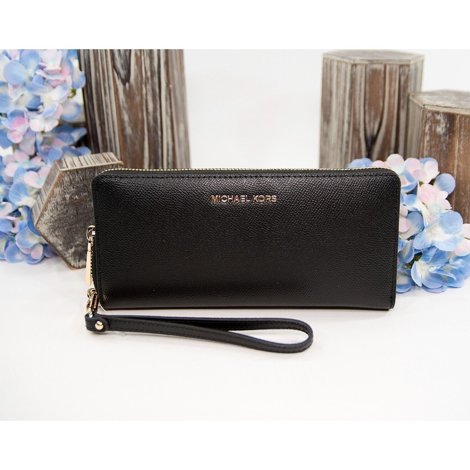 Michael Kors Michael Kors Black Leather Zip Around Travel Wallet NWT Size ONE SIZE - 1 Thumbnail