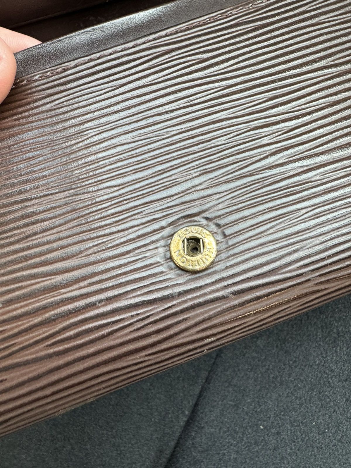 Louis Vuitton Louis Vuitton Epi Zip Wallet Brown Size ONE SIZE - 6 Thumbnail
