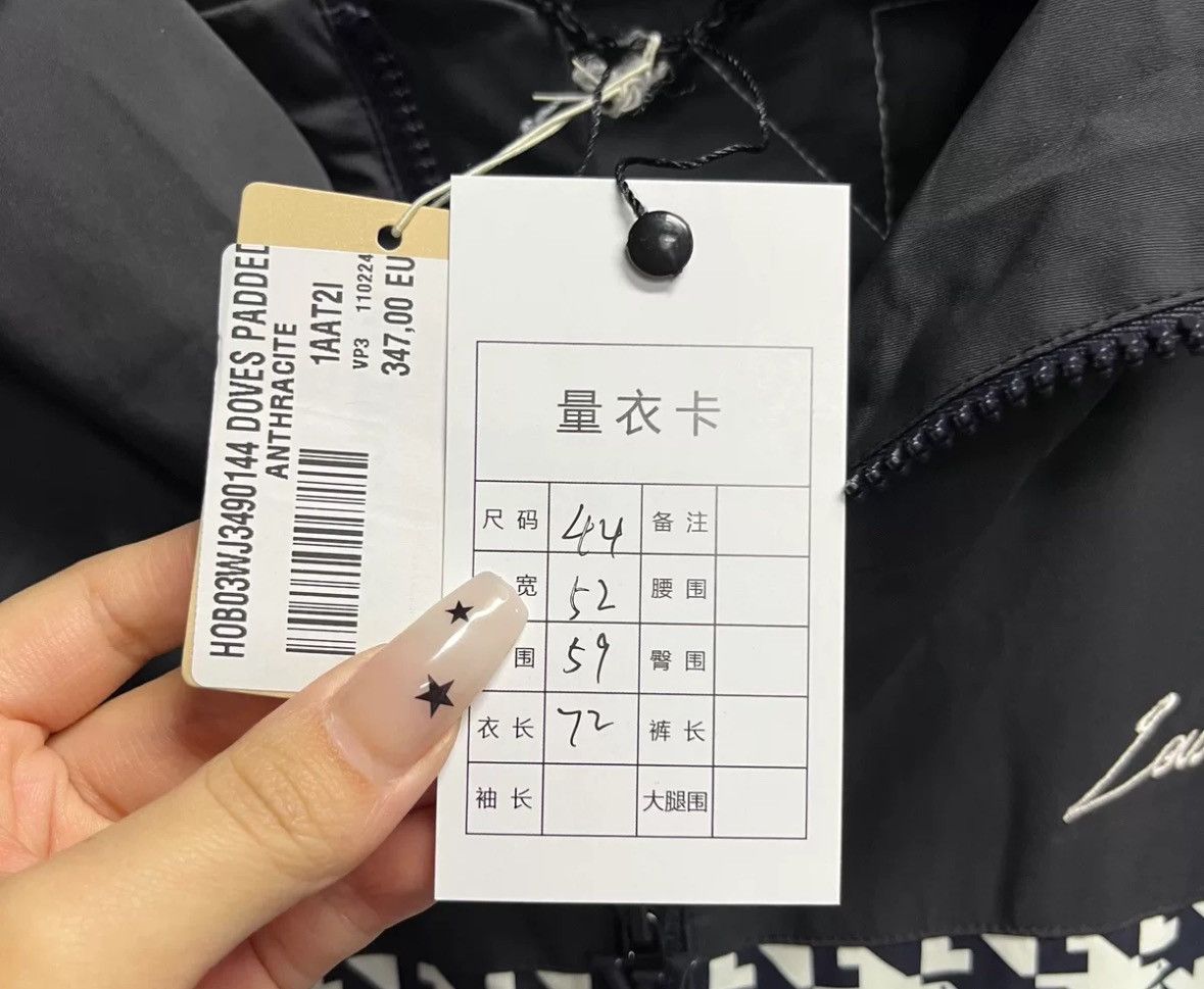 Louis Vuitton Louis Vuitton's latest black and white hooded jacket Size US S / EU 44-46 / 1 - 5 Thumbnail
