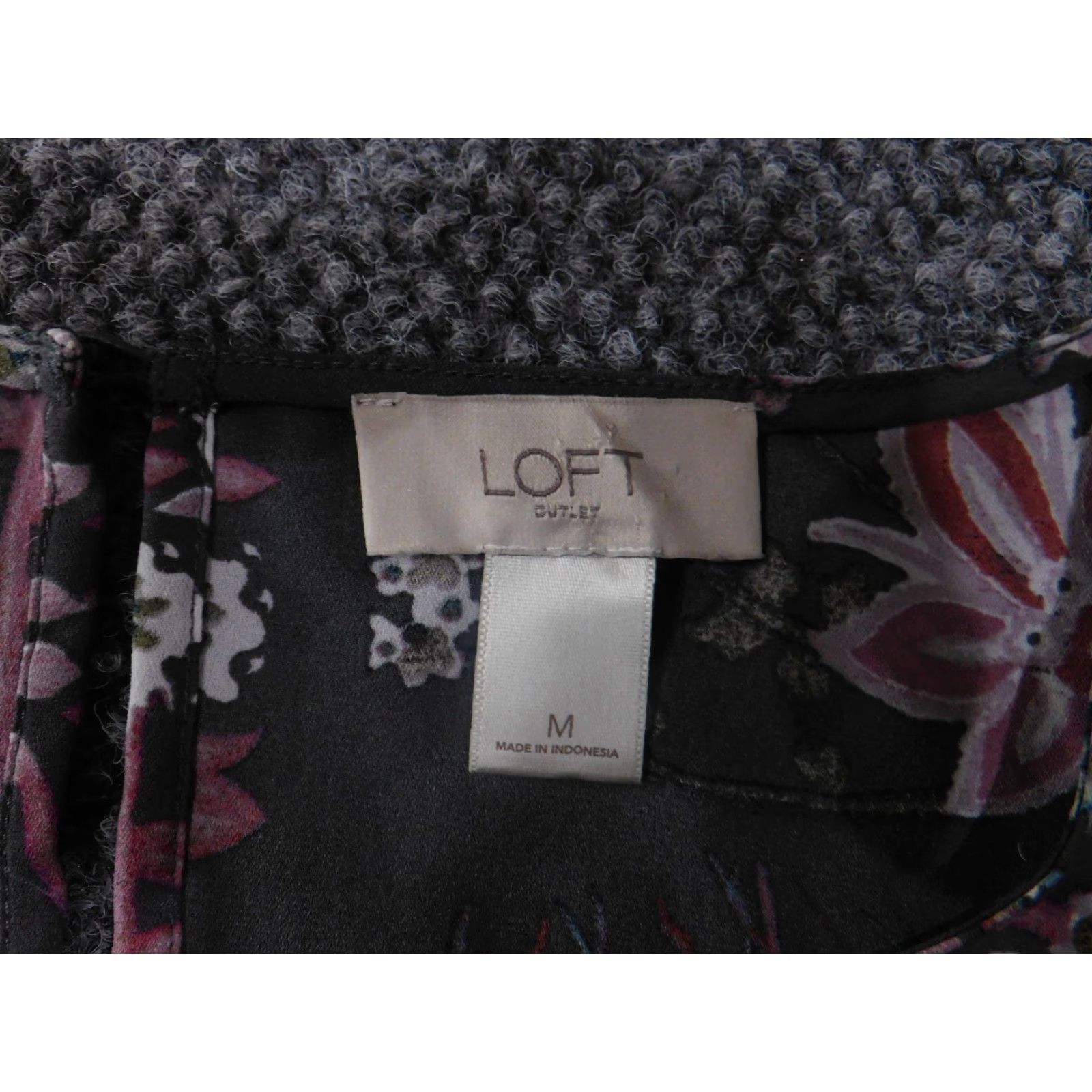 Loft LOFT Blouse Womens Medium Gray Floral Long Sleeve Lightweight Casual Shirt Camisole Lightweight Regular SS Rounds Size M / US 6-8 / IT 42-44 - 4 Thumbnail