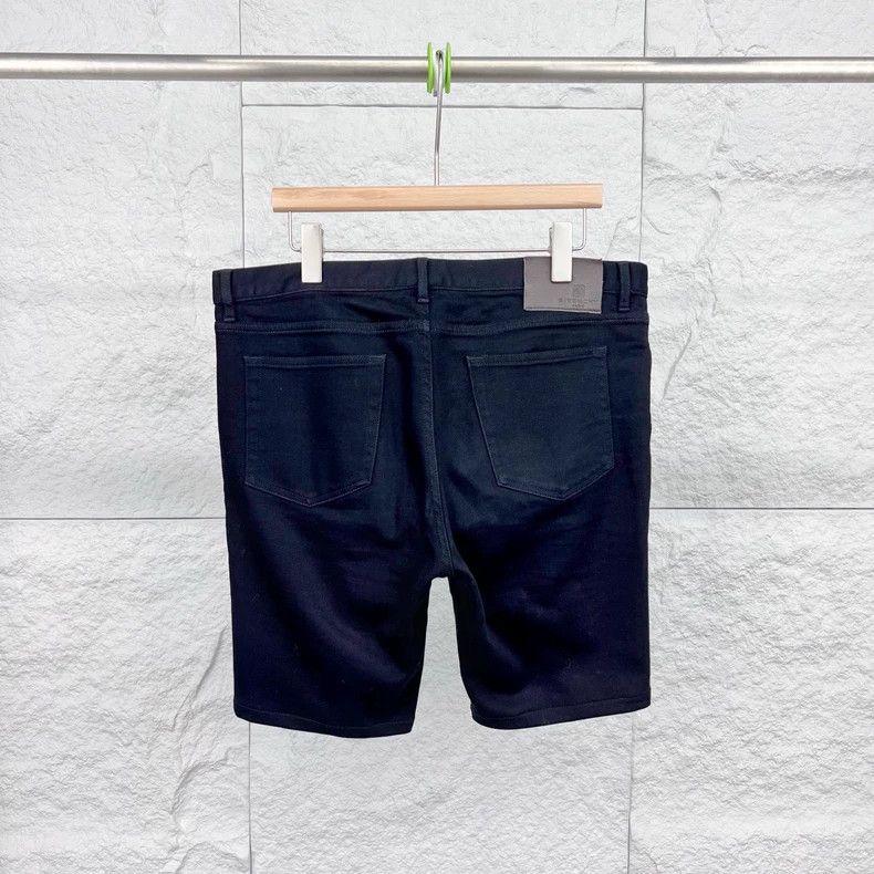 Givenchy Givenchy Sise35 Black Logo Leather Label Denim Shorts Size Size US 30 / EU 46 - 2 Thumbnail