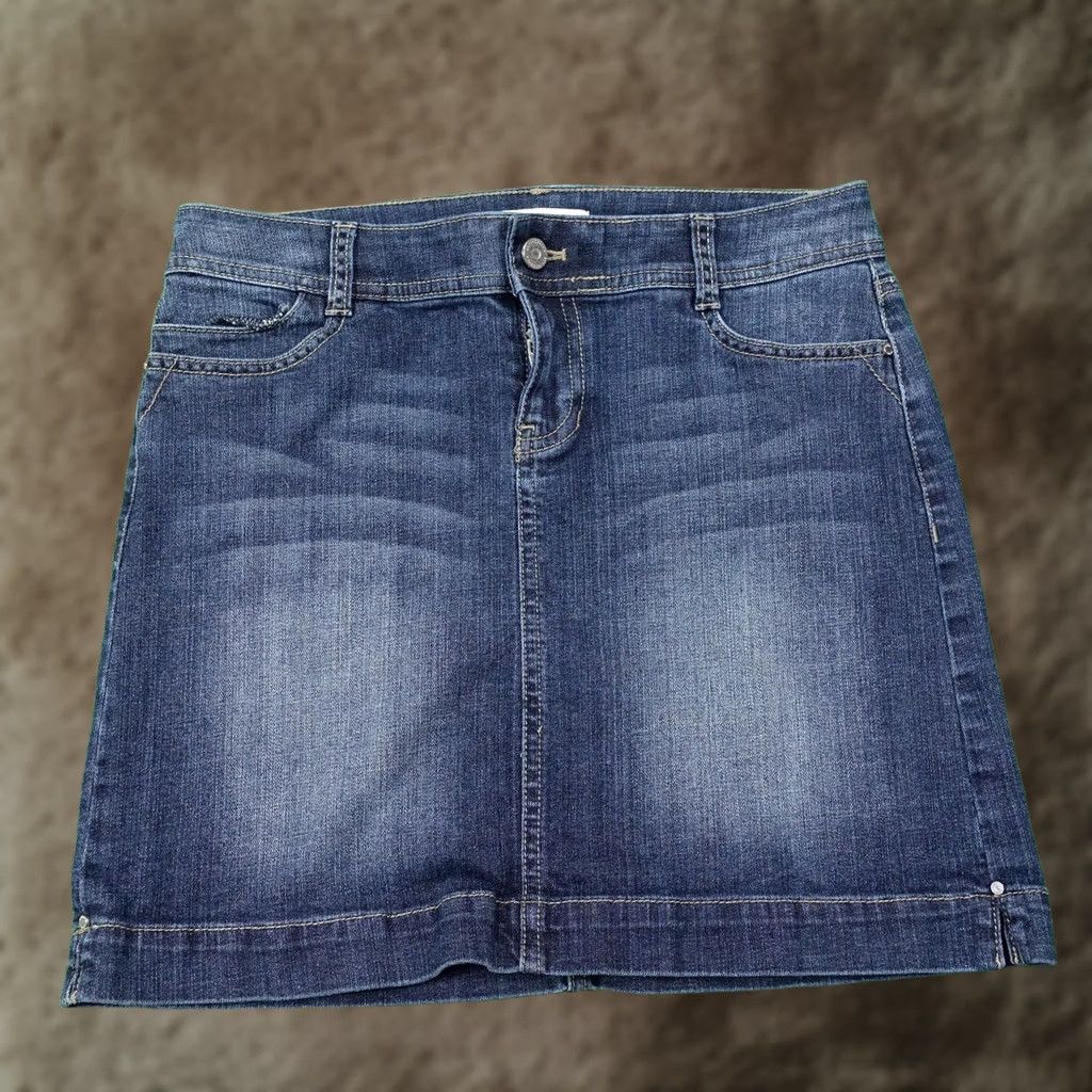White House Black Market White House Black Market Skirt Womens 2 Denim Short Straight Pencil Pockets Zip Mid Rise Casual Summer Vintage? No (omit) Size 26" / US 2 / IT 38 - 1 Thumbnail