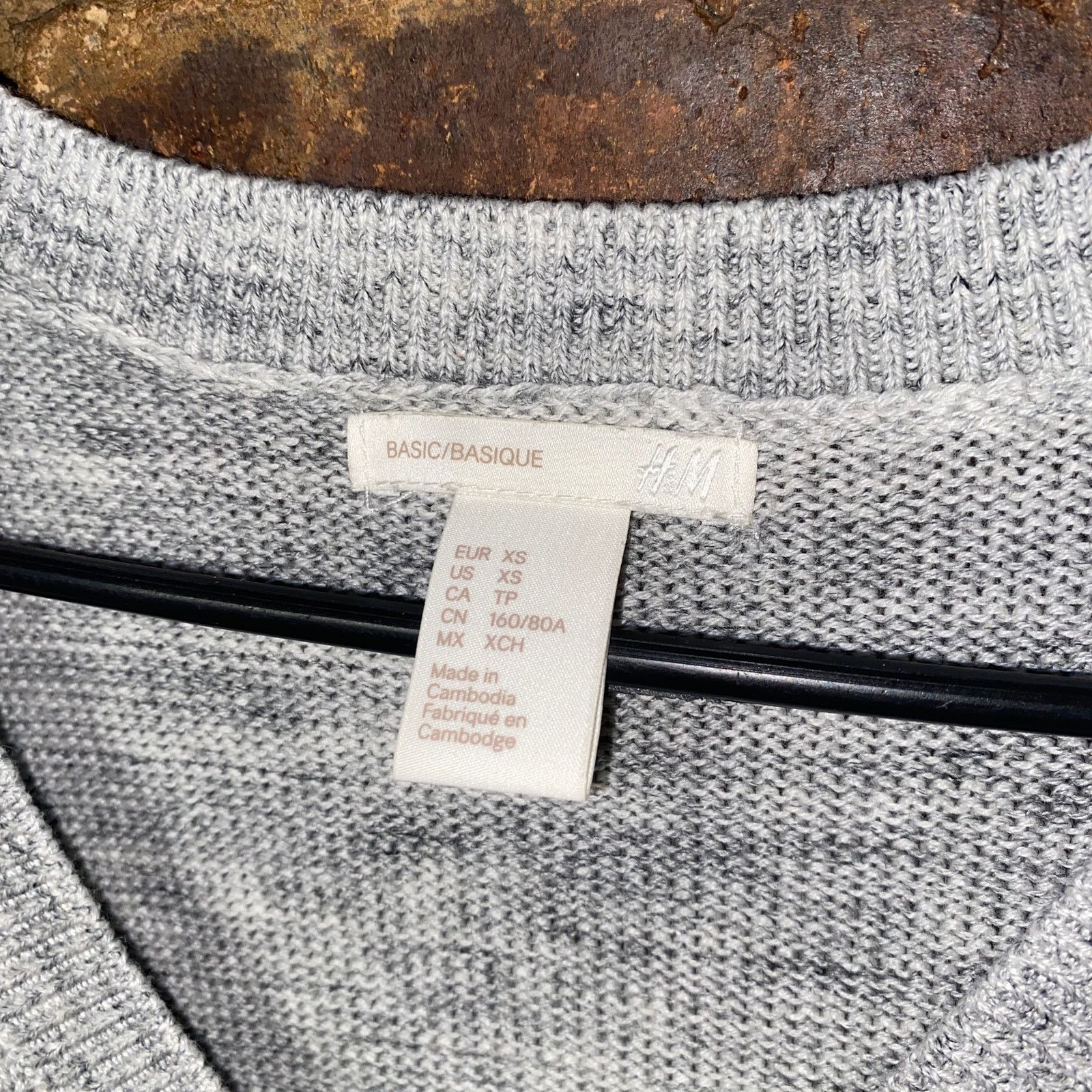 H&M H&M Gray Cable Knit V-Neck Pullover Long Sleeve Sweater XS Size XS / US 0-2 / IT 36-38 - 4 Thumbnail