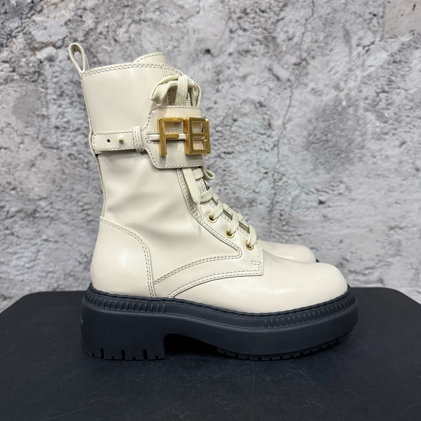 Fendi Fendi boots women's 35 Size US 4 / IT 34 - 1 Thumbnail