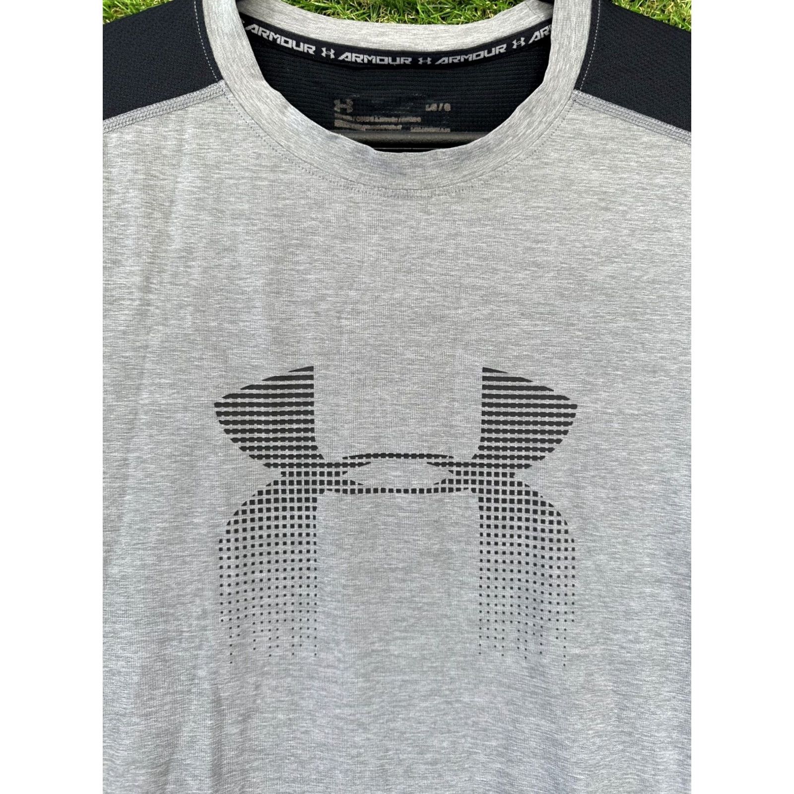 Under Armour UNDER ARMOUR Shirt Men 2017 HeatGear Jersey Short Sleeve Crew Neck Size L Gray Black Size US L / EU 52-54 / 3 - 4 Thumbnail