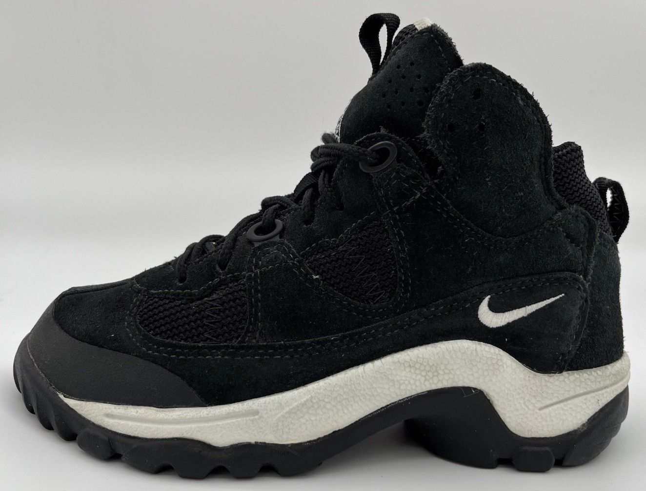 Nike ACG Vtg Nike Air ACG Women’s Size 7.5 Outdoor Black Hiking Boots Size US 7.5 / IT 37.5 - 6 Thumbnail