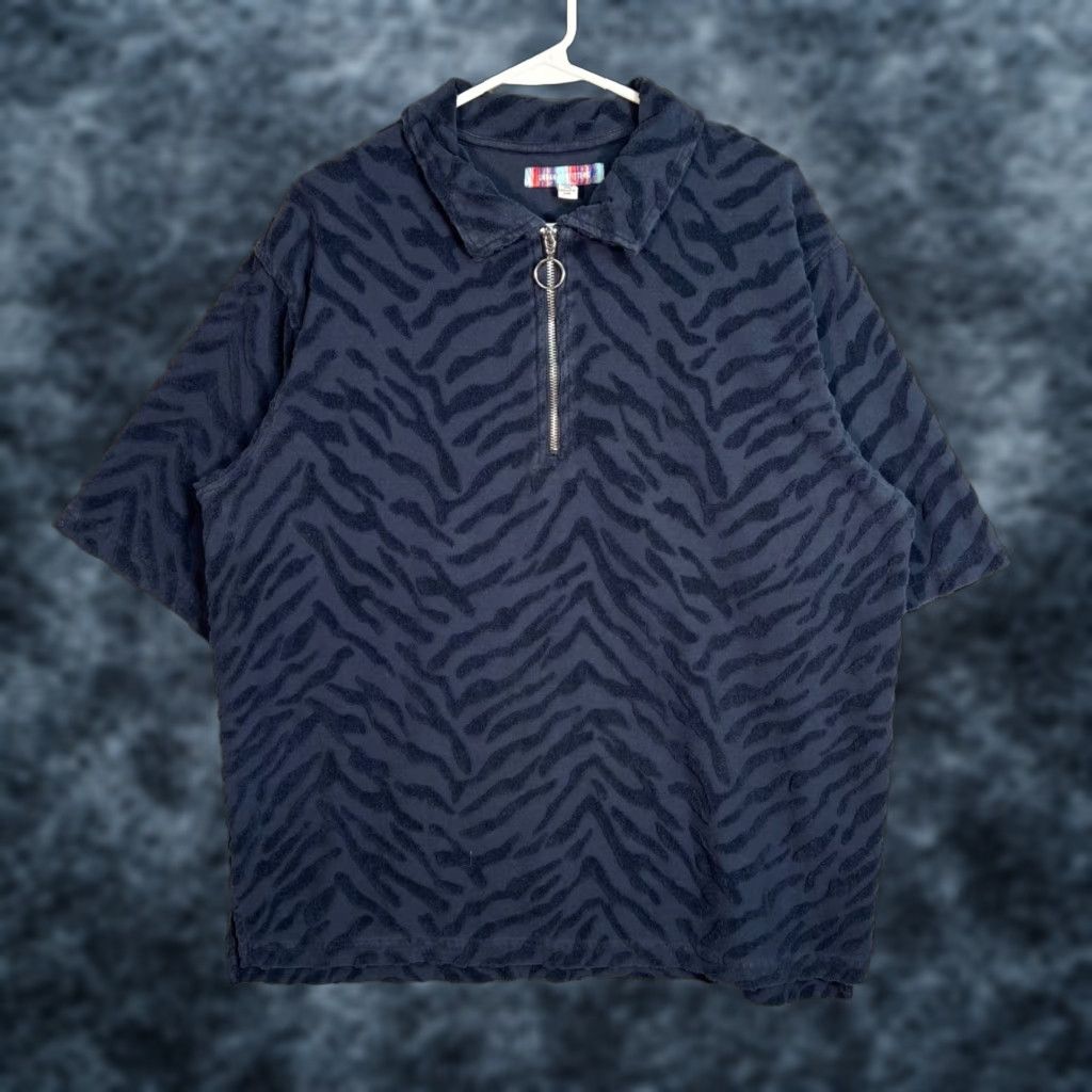 Urban Outfitters Urban Outfitters Mens Medium Navy Zebra Print Half-Zip Short Sleeve Pullover Size M / US 6-8 / IT 42-44 - 1 Thumbnail