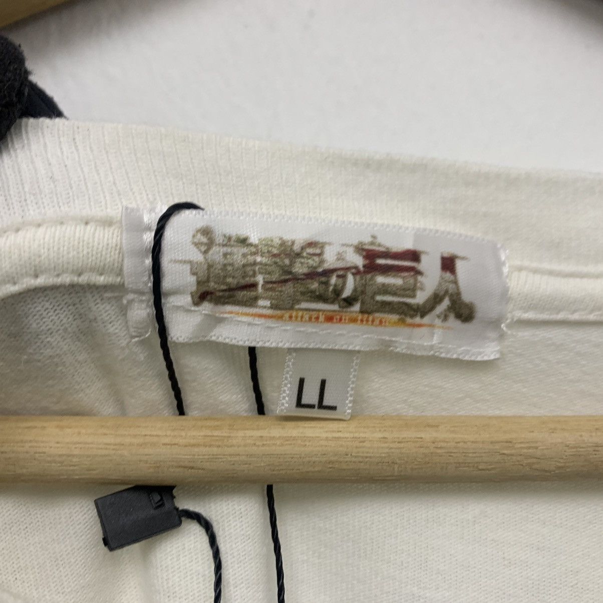 Japanese Brand Attack On Titan Anime t-shirt Size US M / EU 48-50 / 2 - 6 Thumbnail