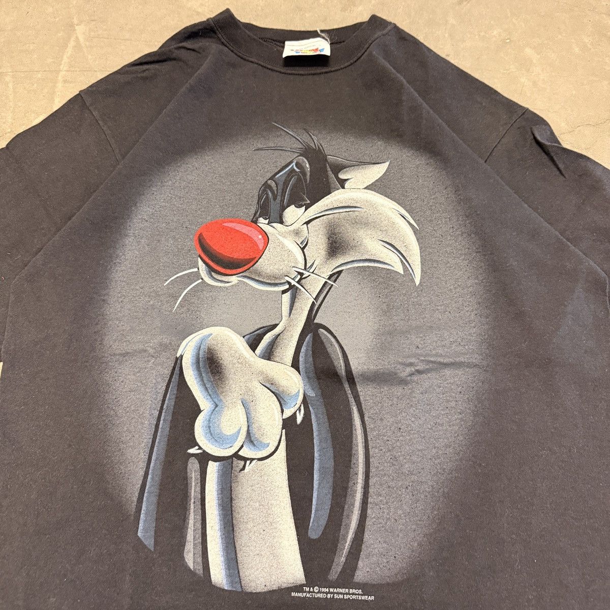 Vintage Vintage 1994 Looney Tunes Sylvester Shadow Tee Size US XL / EU 56 / 4 - 3 Thumbnail