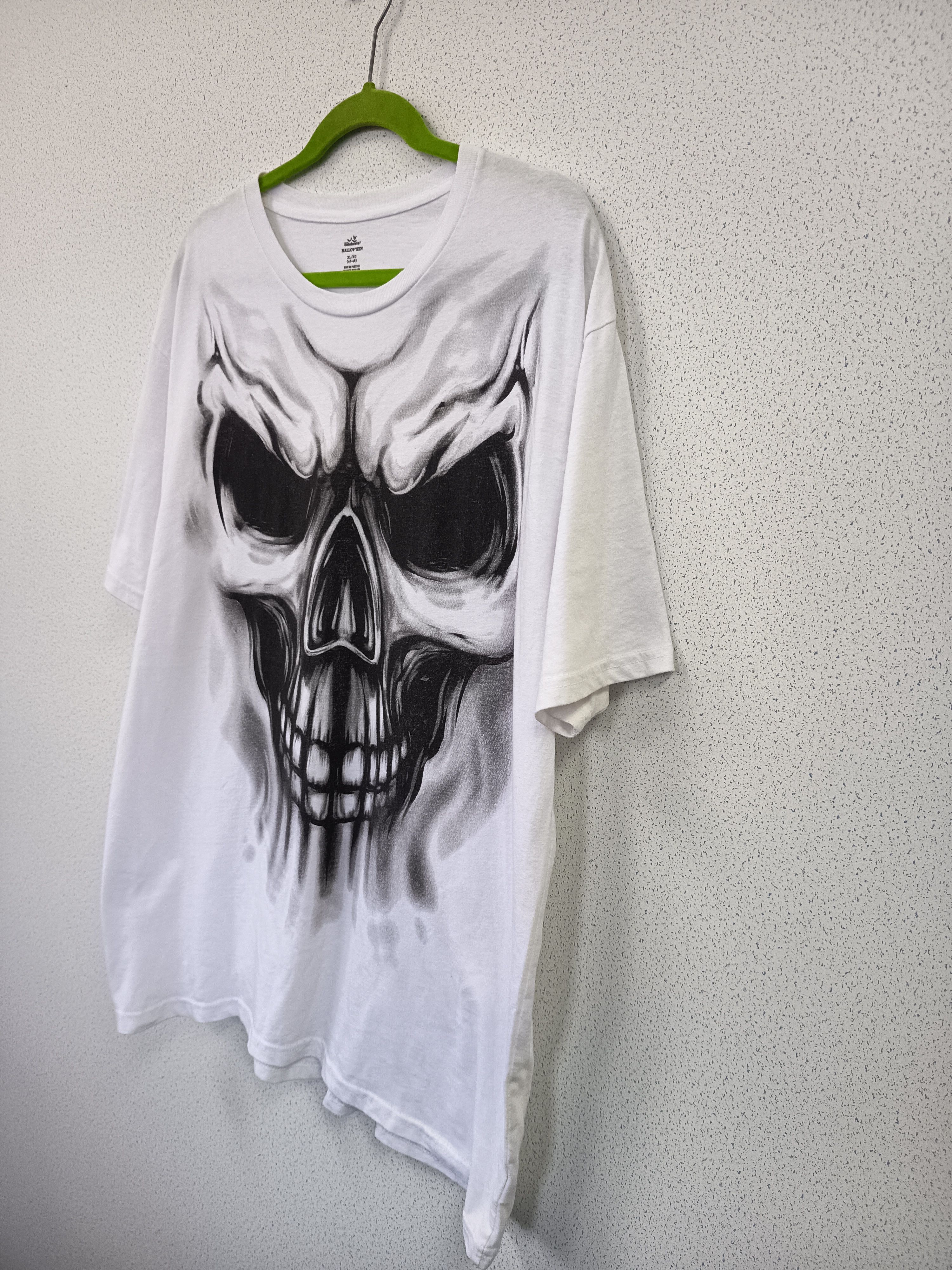 Japanese Brand Halloween Skull Tshirt Size US XL / EU 56 / 4 - 3 Thumbnail
