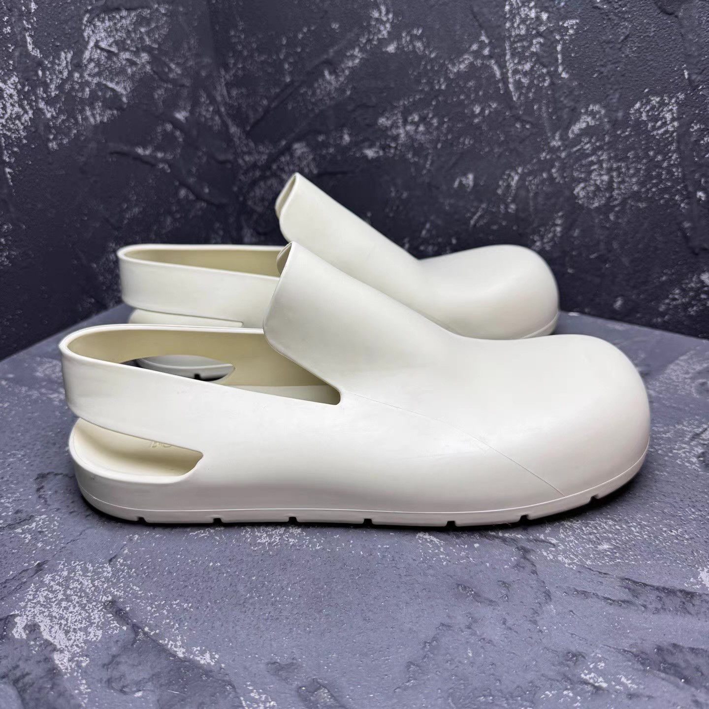 Bottega Veneta Bottega Veneta White Slide Sandals Q10 Size US 7 / IT 37 - 4 Thumbnail