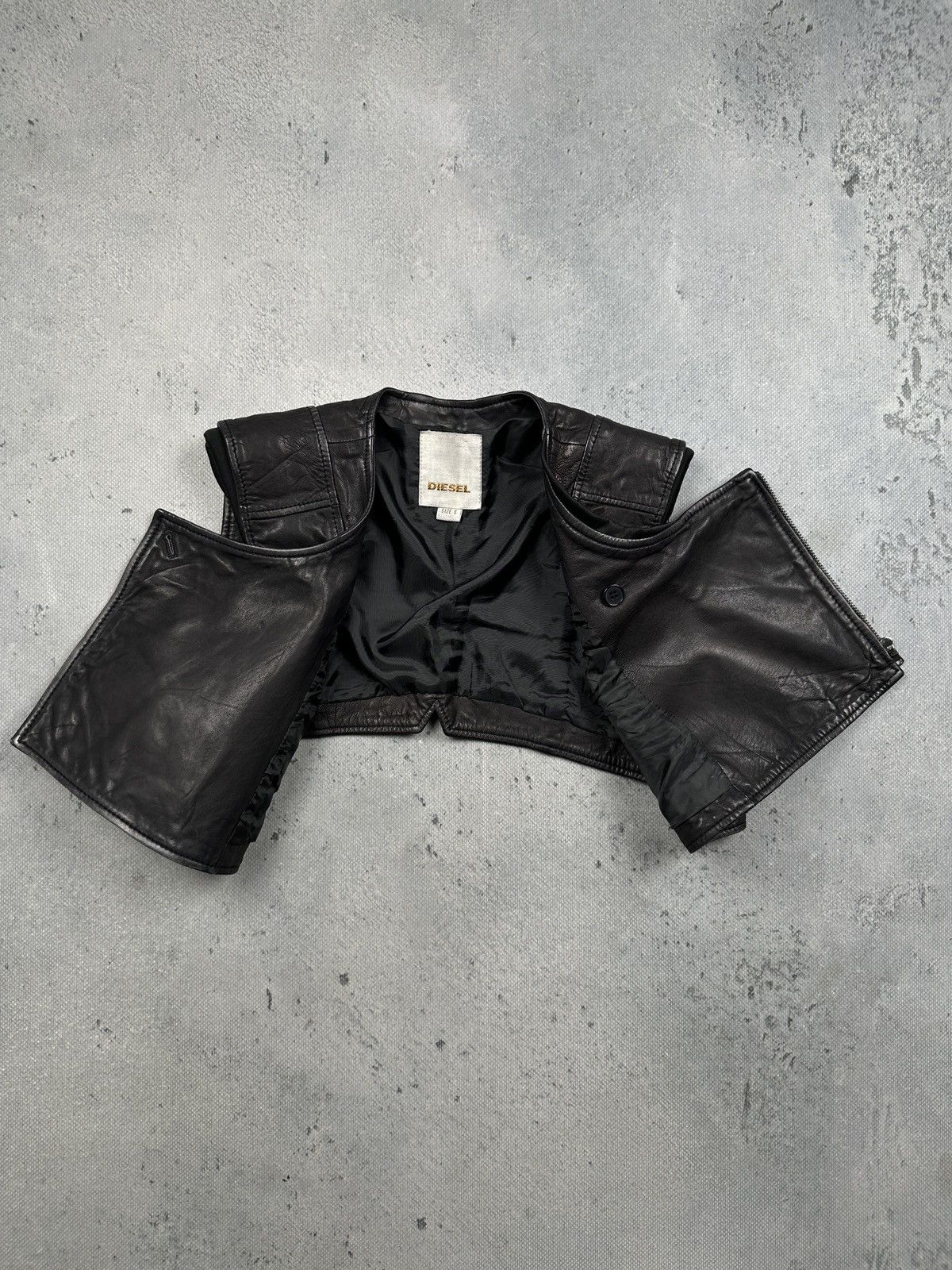 Diesel Vintage Diesel Leather Cropped Vest Black Padded Shoulders Size S / US 4 / IT 40 - 3 Thumbnail
