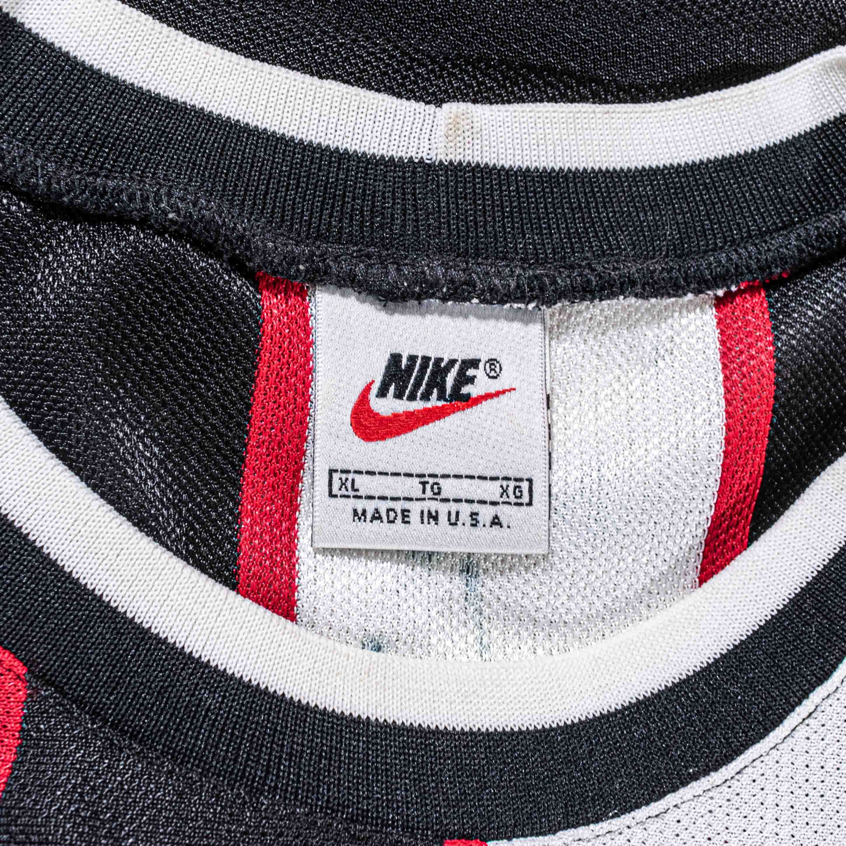 Nike 1997 NIKE New York New Jersey MetroStars Autographed Jersey Size US XL / EU 56 / 4 - 18 Thumbnail