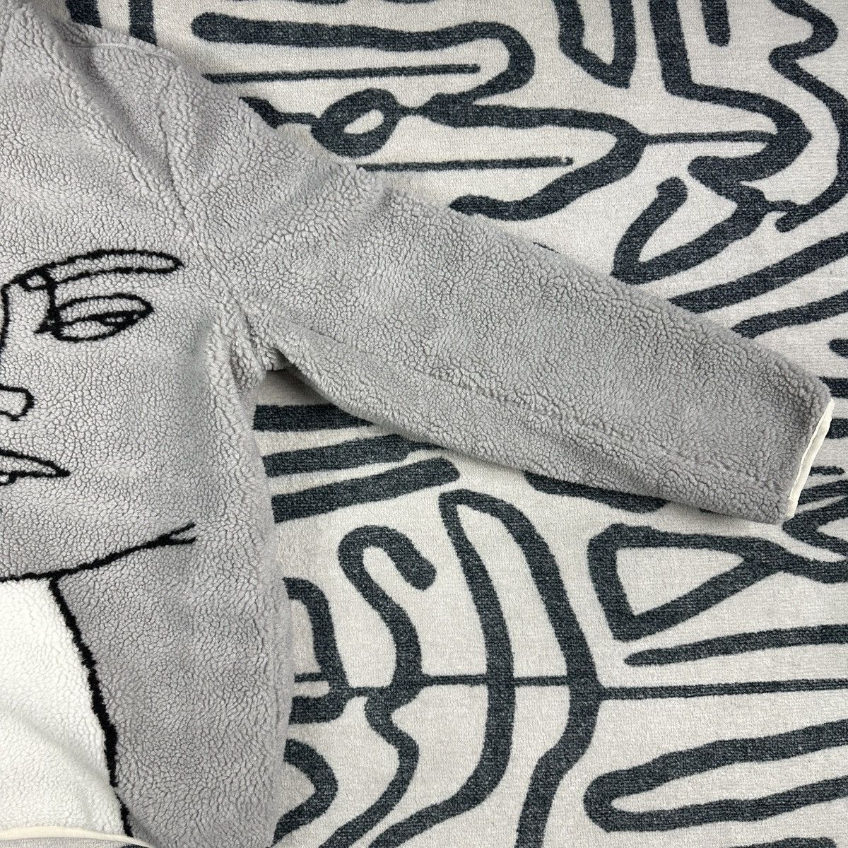 Asos Asos Design Face Design White and Grey Fleece Jacket Size L Size US L / EU 52-54 / 3 - 3 Thumbnail